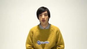 Spotify CMのシーン8（07:10）