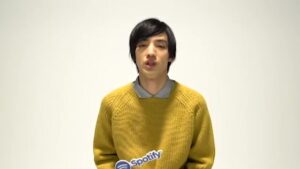 Spotify CMのシーン9（08:10）