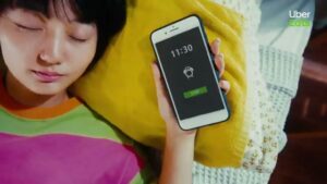 UberEats CMのシーン1（00:00）