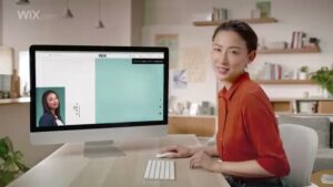 Wix CMのシーン2（00:08）