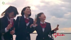 江崎グリコ CMのシーン10（00:29）