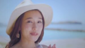 243 青い珊瑚礁 CMのシーン3（00:03）
