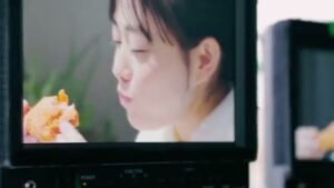 ケンタッキー CMのシーン9（07:47）