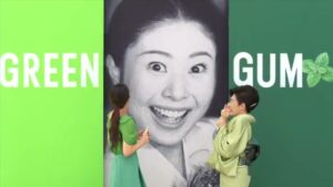 グリーンガム CMのシーン6（00:09）