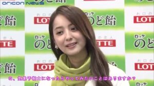 のど飴 CMのシーン9（04:03）