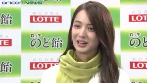 のど飴 CMのシーン10（04:33）
