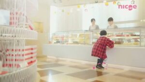 春華堂 CMのシーン3（00:03）