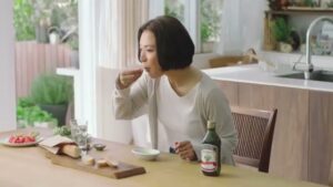 日清オイリオ CMのシーン3（00:07）