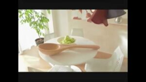 明治 CMのシーン2（00:21）