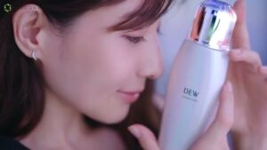 DEW CMのシーン1（00:03）