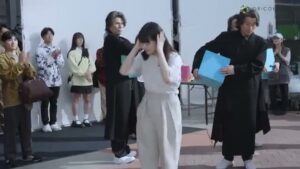 カカクコム CMのシーン6（04:24）