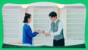 眼鏡市場 CMのシーン6（00:16）