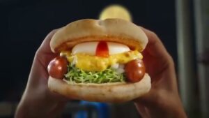 モスバーガー CMのシーン3（00:03）
