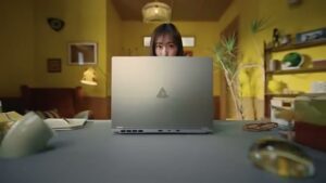 マウスコンピューター CMのシーン3（00:03）