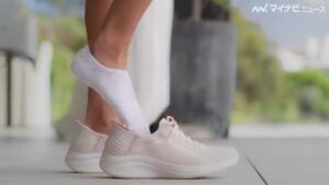 SKECHERS(スケッチャーズ) CMのシーン2（00:07）
