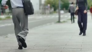 スマートパンツ CMのシーン3（00:06）