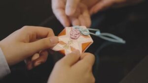 JR西日本 CMのシーン2（00:07）