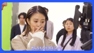 LINEヤフー CMのシーン9（02:38）