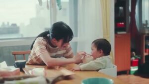 Yogibo CMのシーン7（00:19）