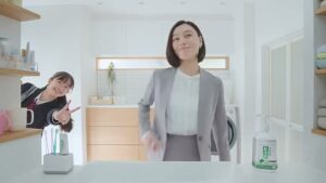GUM CMのシーン9（00:13）