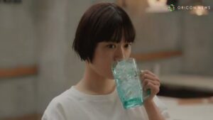 サントリー CMのシーン2（00:30）