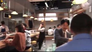 サントリー CMのシーン9（03:34）