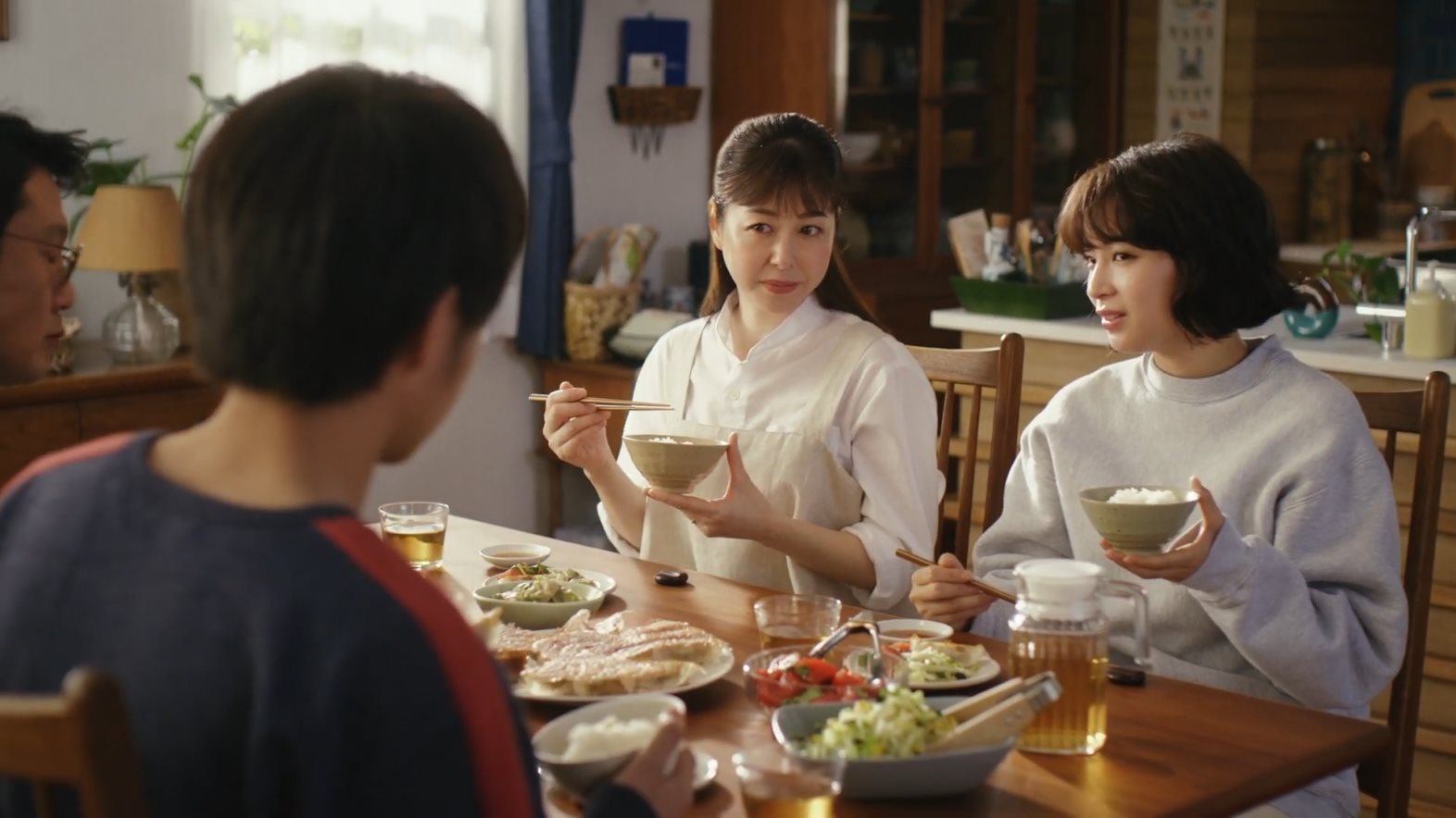 味の素 CM 冷凍食品・ギョーザ「いいんじゃない」篇