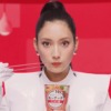 CM画像：モッチッチ「菜々緒 ロボットダンス ラーメン」篇