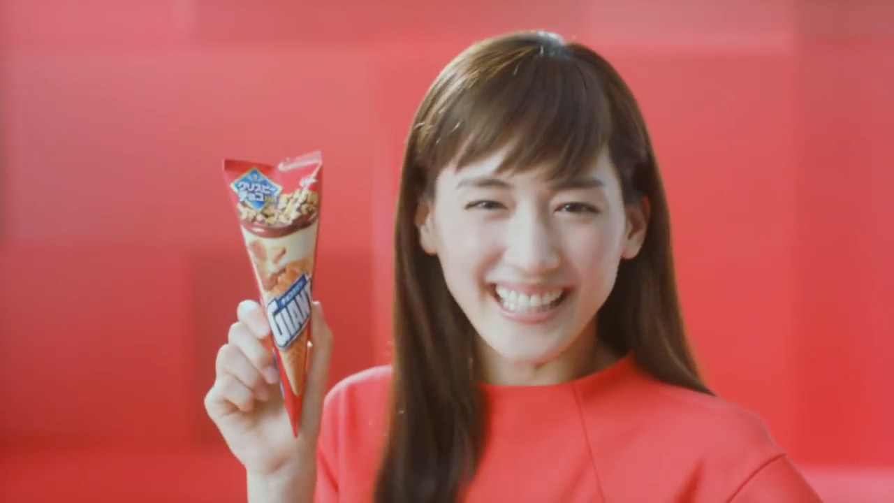江崎グリコ CM ジャイアントコーン 「主婦を労う 夏」篇