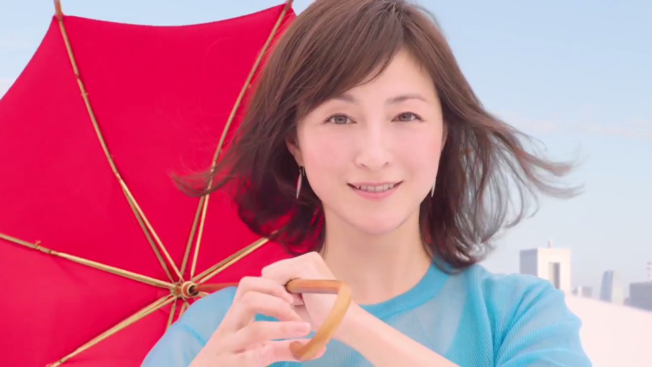 ロート製薬 CM IROHADA(いろはだ) 「その笑顔を輝かせる肌へ」篇「空と笑顔とアンブレラ」篇等