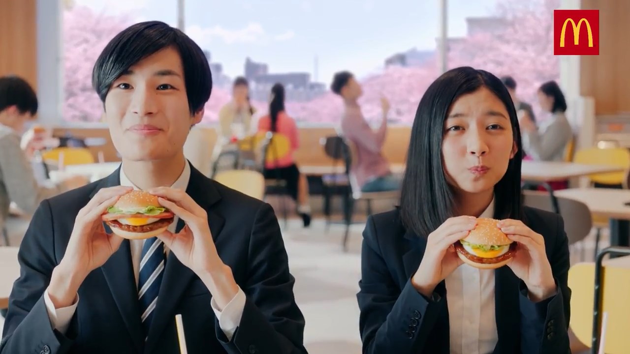 日本マクドナルド CM マクドナルド てりたま 「はみだす、おいしさ。てりたまっくす」篇