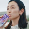 CM画像：プルーンFe 1日分の鉄分のむヨーグルト 「自分に、鉄分、一日分。」篇