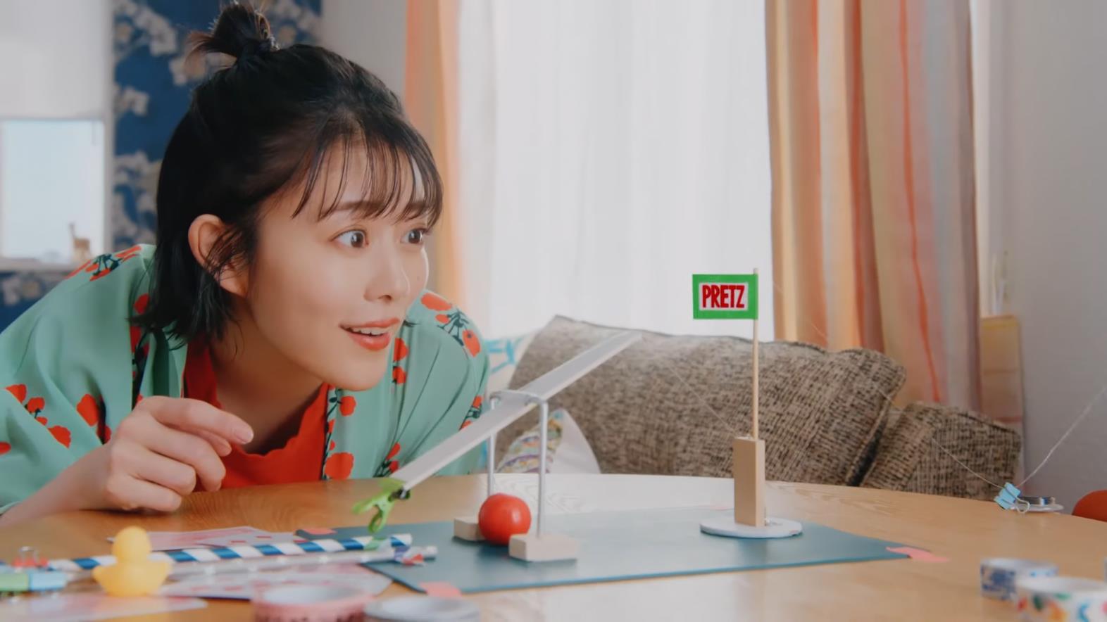 江崎グリコ CM プリッツ 「みんなのどっプリッツ デビュー」篇
