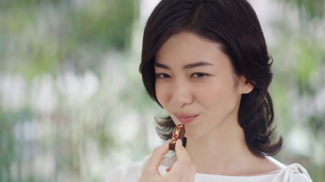 ネスレ日本 CM 毎日の贅沢 贅沢の本質 クランベリー感Up篇
