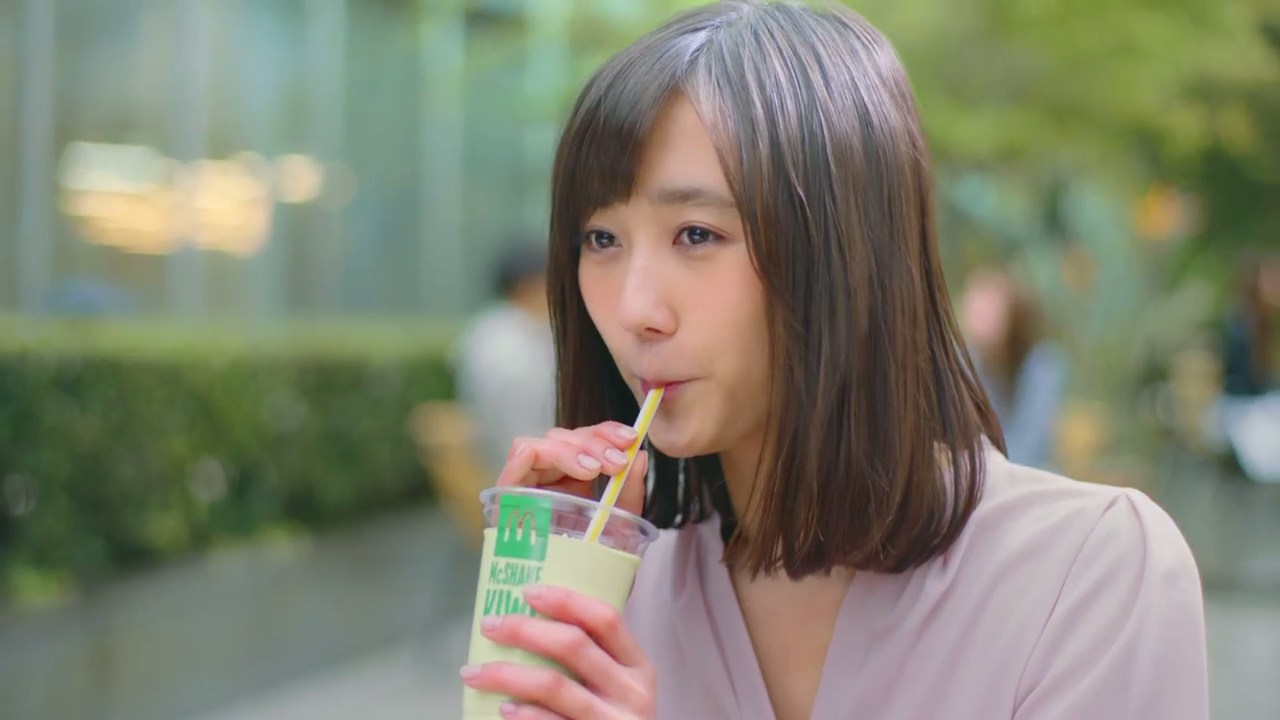 日本マクドナルド CM マクドナルド By McSWEETS 「マックシェイク完熟キウイ 妄想シズル」篇